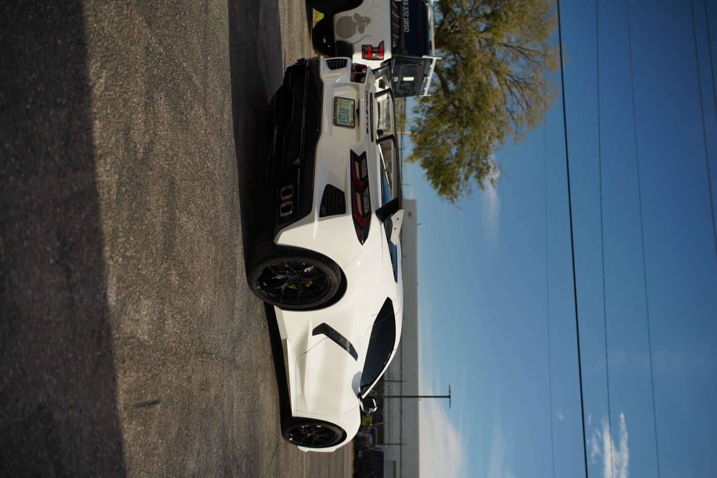 White Chevrolet Corvette