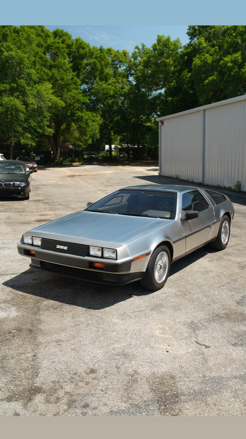 Silver DeLorean DMC-12